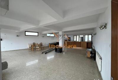 Spațiu comercial, de 112 mp, în Central - 1