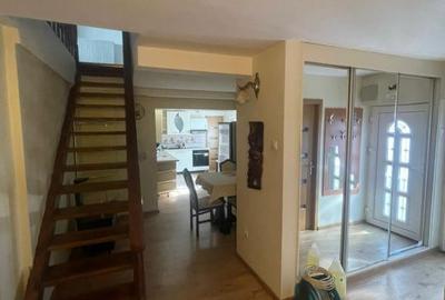 Casă cu 4 camere cu Teren 450 Mp în Central - 2