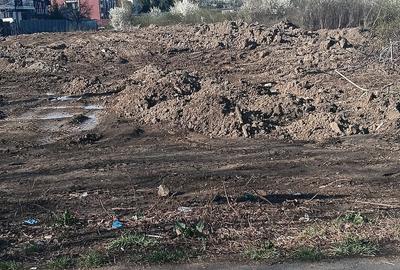 Teren de 4400 mp, în Sisești