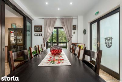 Casă cu 5 camere cu Teren 1300 Mp în Central