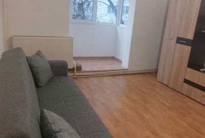 Apartament cu 3 camere semidecomandat în Central - 7