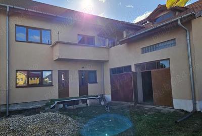 Casă cu 6 camere în Km 5 - 2