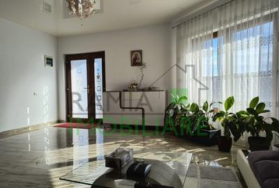 Casă cu 4 camere cu Teren 808 Mp în Stupini