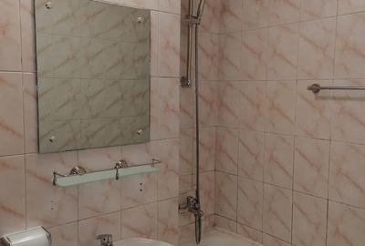 Garsonieră decomandată în Central - 7