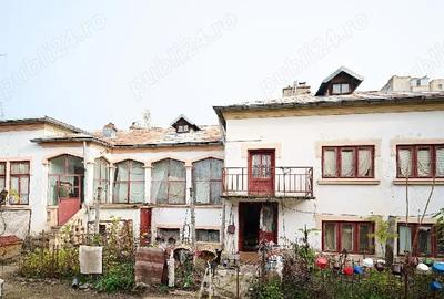 Casă cu Teren 704 Mp în Central - 3