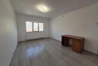 Vanzare apartament central *3 camere, situat in Targu Jiu, strada Cerna - 2