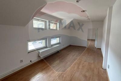 Spațiu comercial, de 42.700000762940 mp, în Burdujeni - 6