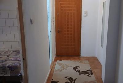 Garsonieră decomandată în Zăvoi - 1