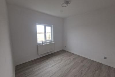 Duplex cu 3 camere cu Canalizare în Central - 40