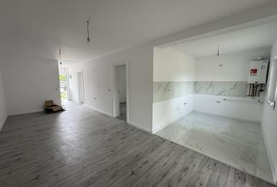 Sanmihaiu Roman, Duplex pe Parter, 3 camere,2 bai,terasa spatioasa - 5