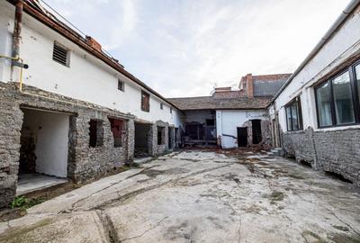 Proiect de clinică sau birouri în centru – casă cu demisol, de renovat - 1