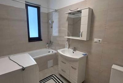 Apartament cu 3 camere semidecomandat, mobilat în Florești - 1