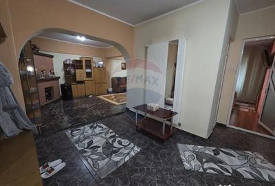 Apartament cu 3 camere decomandat, mobilat în Câmpineanca - 12