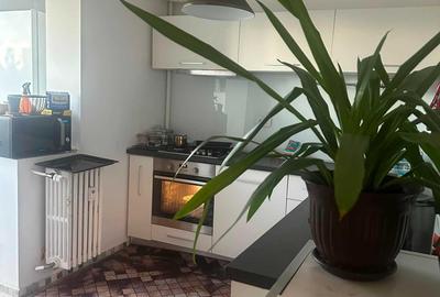 Apartament cu 3 camere decomandat în Cotroceni