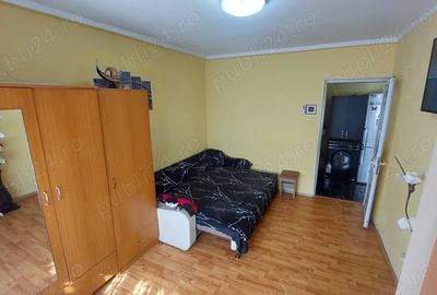 Garsoniera Mobilata utilata ETAJ 3 Mioveni in fata Postei Chirie lunar 1.000 lei - 1