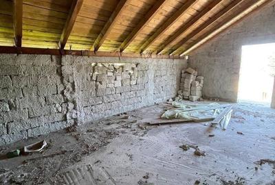 Casă cu 4 camere cu Teren 250 Mp în Central - 4