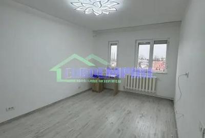 Garsonieră decomandată în Palas - 1