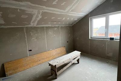 Casă cu 3 camere cu Teren 280 Mp în Bucovăț (Remetea Mare) - 6