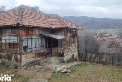 Teren de 1000 mp, în Izvoarele - 9