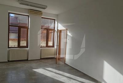 Apartament cu 3 camere decomandat în Central - 3