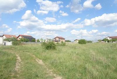 Loc de casa 590 mp, front stradal 21 ml, in loc. Sanleani aproape de gradinita - 1