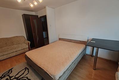 Garsonieră decomandată în Lacul Tei