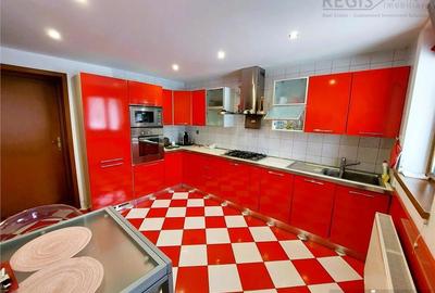 Casă cu 5 camere cu Canalizare în Sinaia - 10