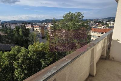 Apartament cu 3 camere în Central - 2