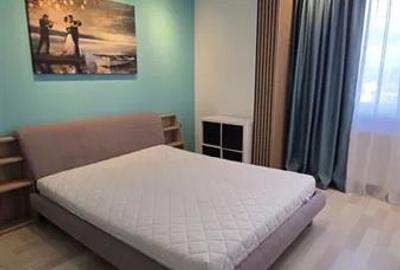 Apartament cu 3 camere nedecomandat, mobilat în Tractorul - 2