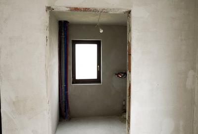 Casă individuală cu 4 camere cu Canalizare în Central - 8