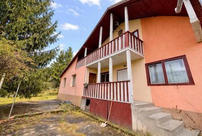 Casă cu 3 camere cu Teren 1900 Mp în Central - 1