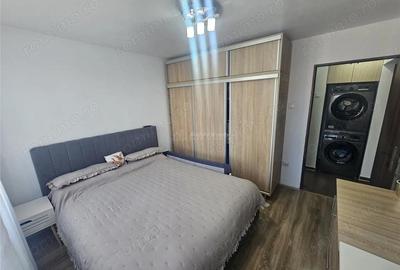 Apartament cu 2 camere semidecomandat în Micro I - 10