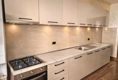 Apartament cu 2 camere decomandat în Tractorul - 5