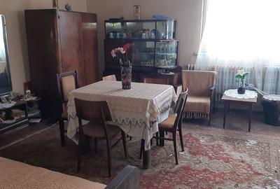 Casa cu curte individuala, teren: 768 mp, in Andrei Muresanu