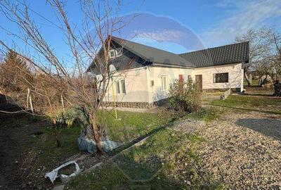 Casa / Vila cu 3 camere in Carligele - 1