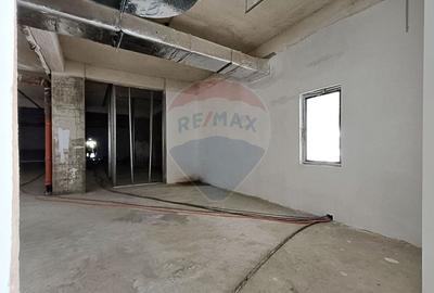 Spațiu comercial, de 448.20001220703 mp, în Nord-Vest - 17