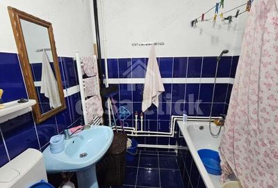 Casă cu 2 camere decomandat cu Canalizare în Central