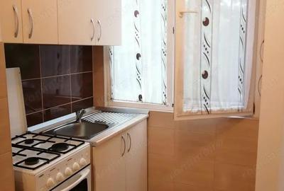 Vanzare apartament o camera zona Balcescu - 2