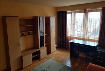 Apartament cu 2 camere decomandat în Complex Studențesc
