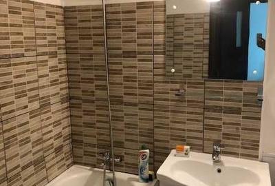Apartament cu 3 camere decomandat în Titan