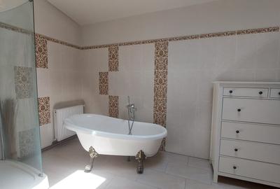 Apartament cu 8 camere decomandat, mobilat în Central - 4