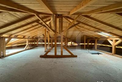 Casă cu 4 camere cu Teren 1760 Mp în Central - 5