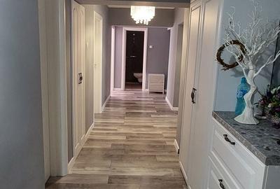 Apartament cu 4 camere decomandat în Poarta 6 - 1
