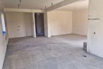 Casă cu 4 camere semidecomandat cu Teren 350 Mp în Jucu - 5