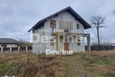 Casă cu 3 camere cu Teren 1500 Mp în Horlești - 1