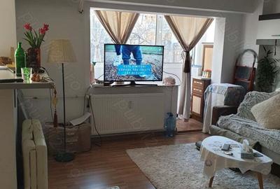 Proprietar,vand garsoniera.