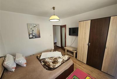 Apartament cu 2 camere decomandat în Micro IV - 7