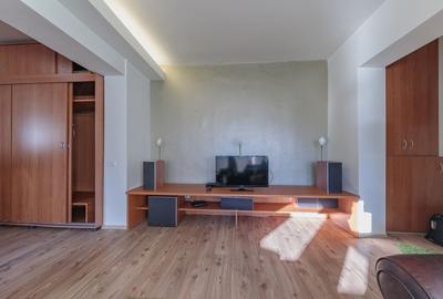 Apartament cu 2 camere semidecomandat, mobilat în 13 Septembrie - 2