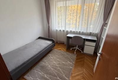 Inchiriez apartament cu 3 camere, ultracentral - 1