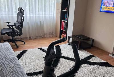 Apartament cu 2 camere decomandat în Micro III - 8